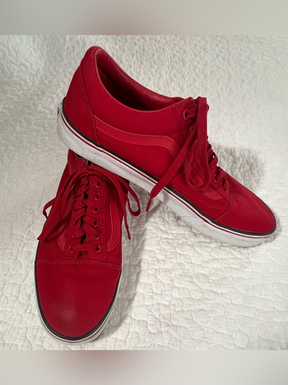 VANS Men’s Red Low-Top Canvas Skate Sneakers
